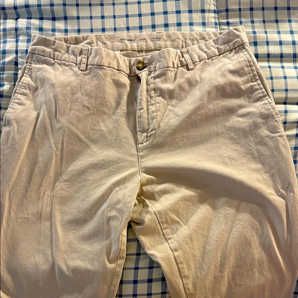 Old Navy Men's Cream Chinos